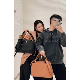 [루이비통] 카퓌신 숄더백 Capucines Souple