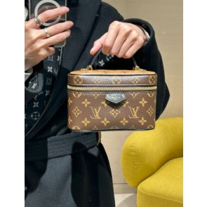 [루이비통] 모노그램 파우치 VANITY CHAIN POUCH