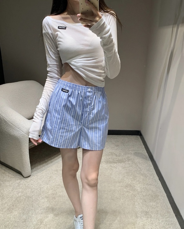 [미우미우] 신상 반바지