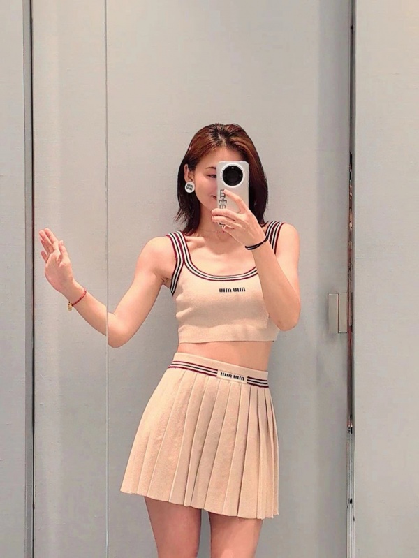 [미우미우] 신상 나시