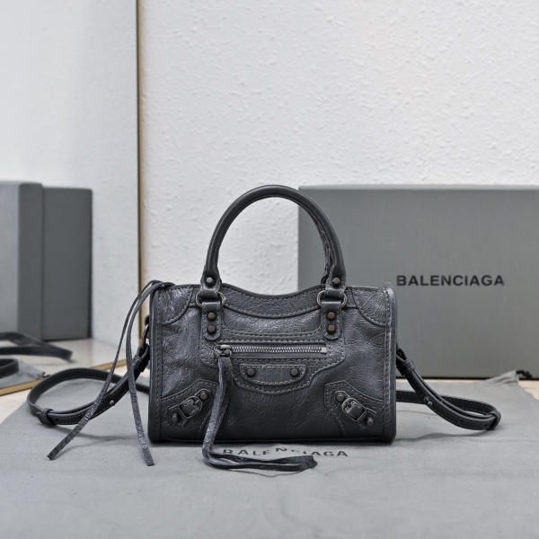 [발렌시아가] CITY NANO 파우치 체인 숄더백