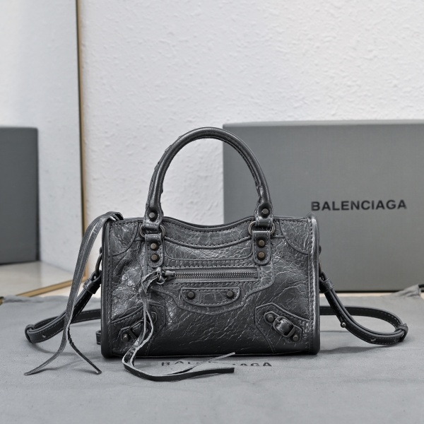 [발렌시아가] CITY NANO 파우치 체인 숄더백