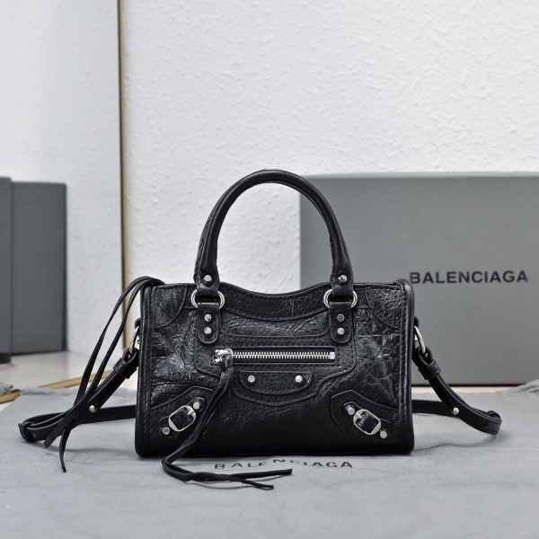 [발렌시아가] CITY NANO 파우치 체인 숄더백