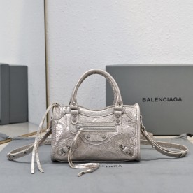 [발렌시아가] CITY NANO 파우치 체인 숄더백