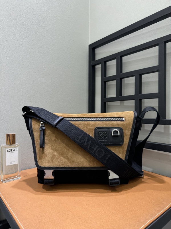 [로에베] 신상 FLEX 숄더백