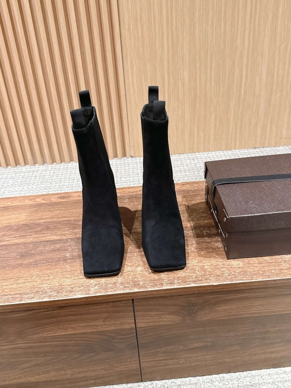 [ALAIA] 신상 부츠