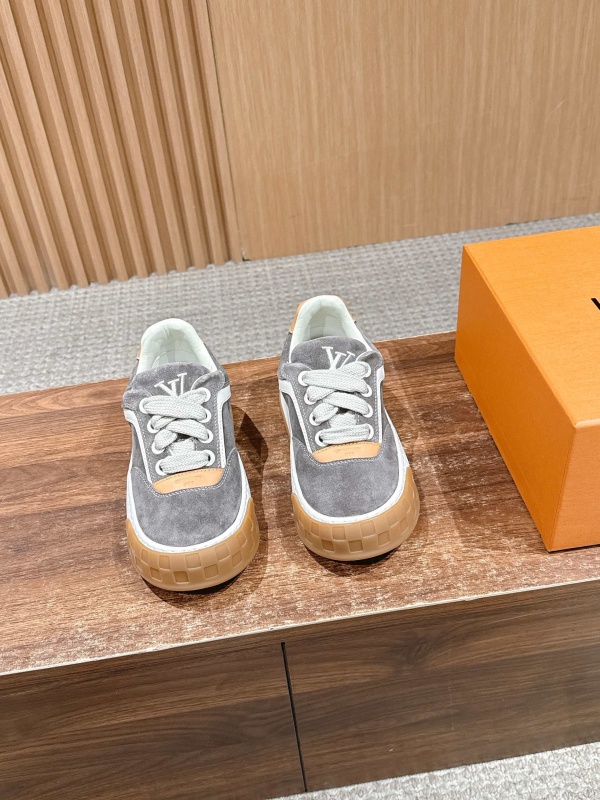 [루이비통] LV TILTED 신상 남여공용 스니커즈