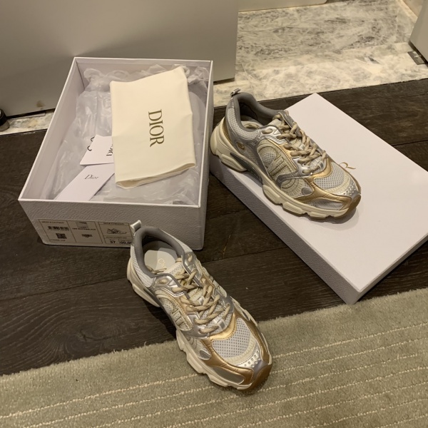 [디올] 신상 스니커즈 Dior CHRONO Sneakers