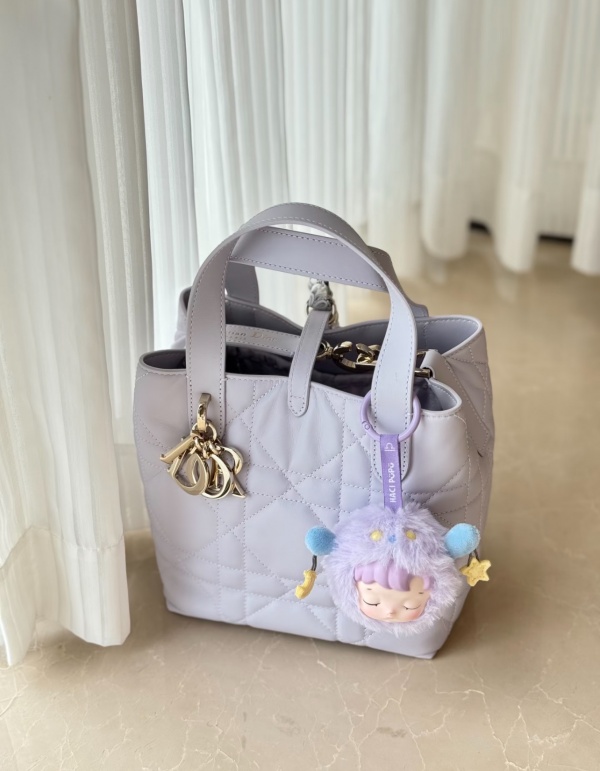 [디올] DIOR Toujours 신상 토트백