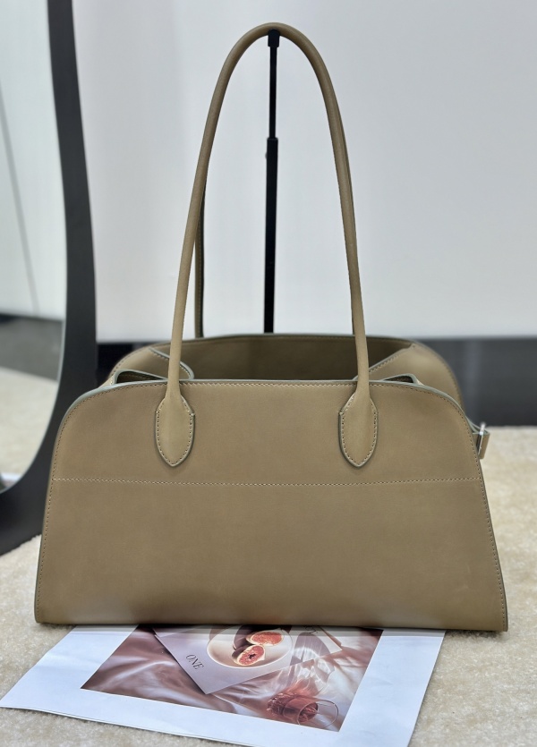[더로우] 마고 숄더백 12 THE ROW EW Margaux 12 Shoulder bag (새들 가죽)