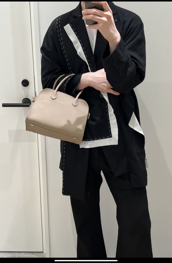 [더로우] 마고백 10 THE ROW Margaux bag 10 (그레인 가죽)