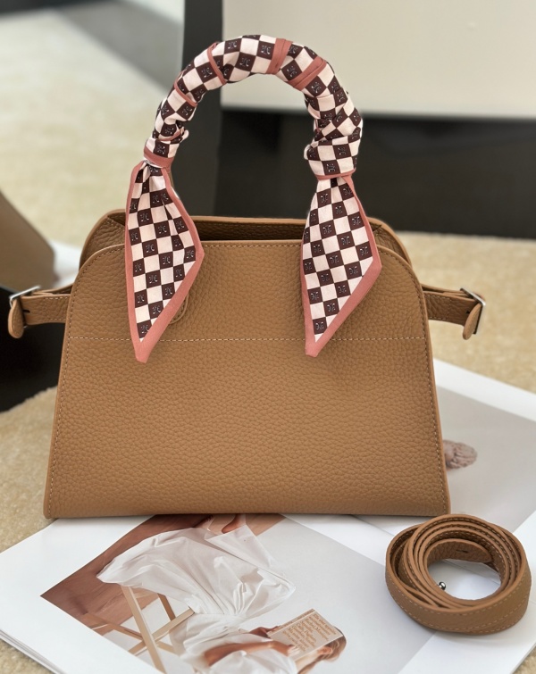 [더로우] 마고백 10 THE ROW Margaux bag 10 (그레인 가죽)