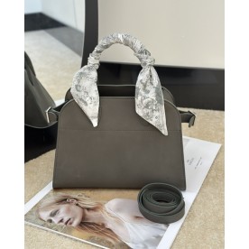 [더로우] 마고백 10 THE ROW Margaux bag 10 (새들 가죽)