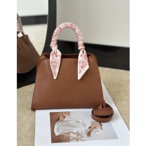 [더로우] 마고백 10 THE ROW Margaux bag 10 (새들 가죽)