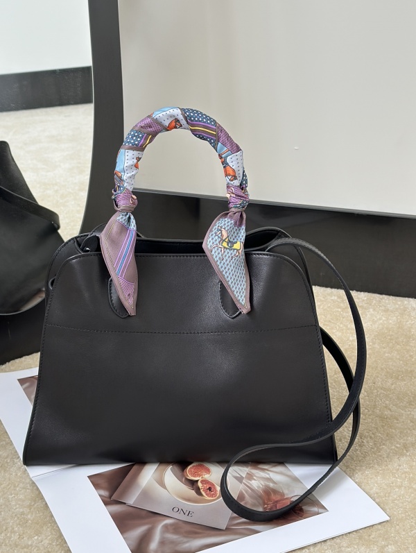 [더로우] 마고백 12 THE ROW Margaux bag 12 (새들 가죽)