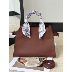 [더로우] 마고백 12 THE ROW Margaux bag 12 (새들 가죽)