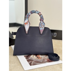 [더로우] 마고백 12 THE ROW Margaux bag 12 (새들 가죽)